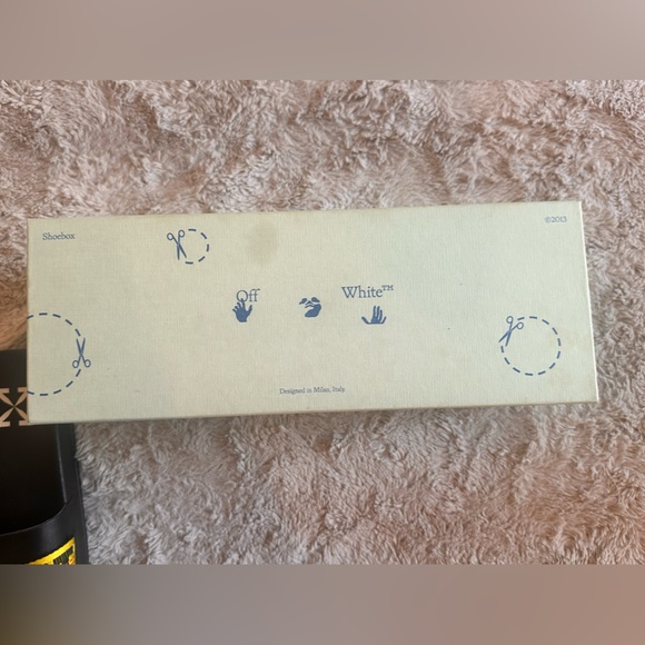 COPY - Off-White
Industrial logo slides - Picture 6 of 6